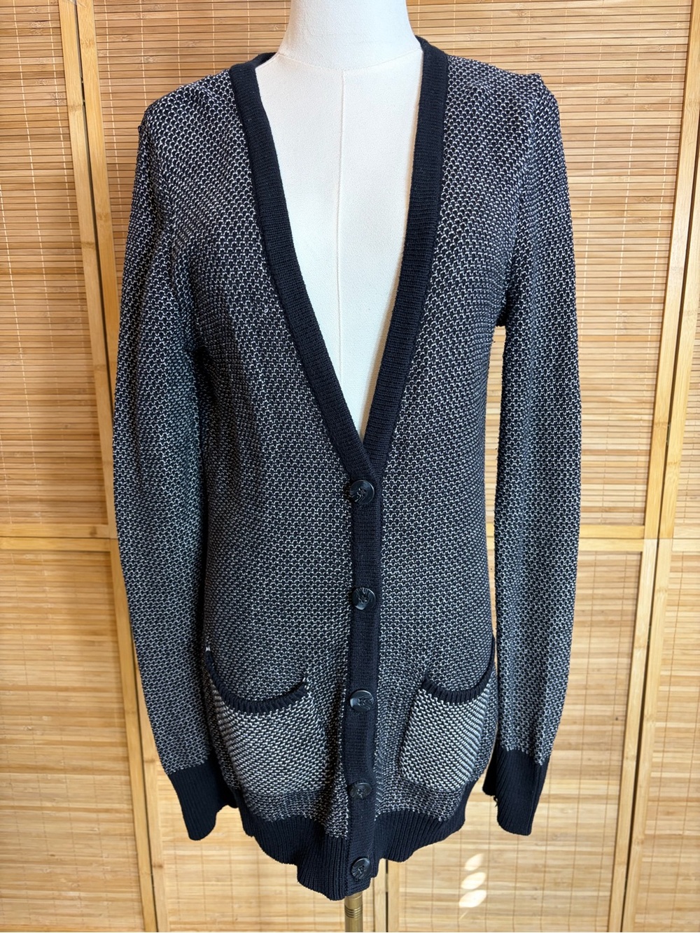 Women’s Black and Gray Knit Button-Front Sweater Cardigan M Flaw loose threads
